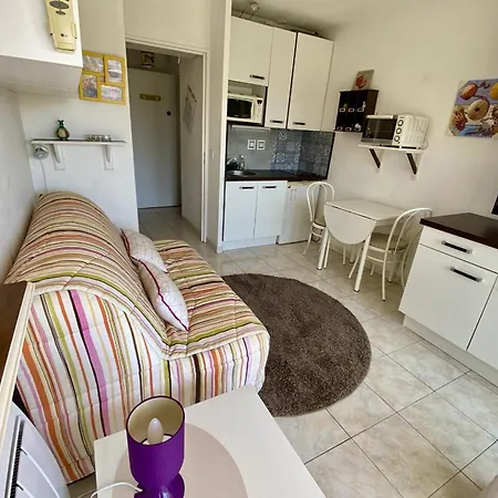 Апартаменты Charming Near The Harbour Могио