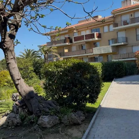 Charming Near The Harbour Апартаменты